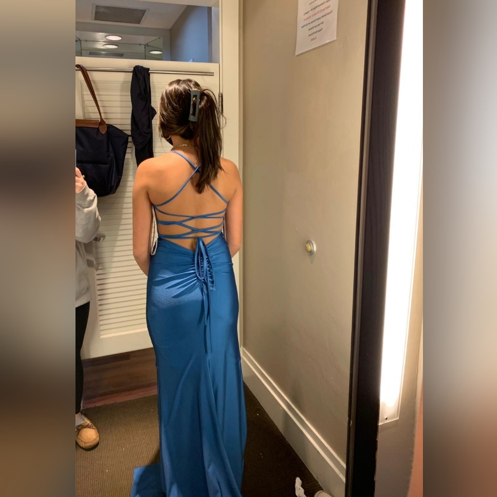 Prom dress - Picture 2 of 2